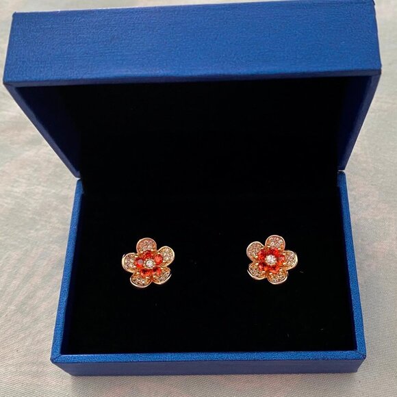 Neiman Marcus Austrian 925 Sterling Silver Crystal Flower Stud Earrings - Picture 2 of 4